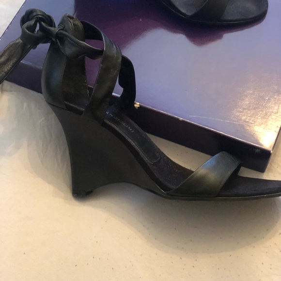 Gorgeous black leather wedge - Picture 9 of 14